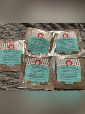 First Aid Beauty Facial Radiance Pads - 50 pads total